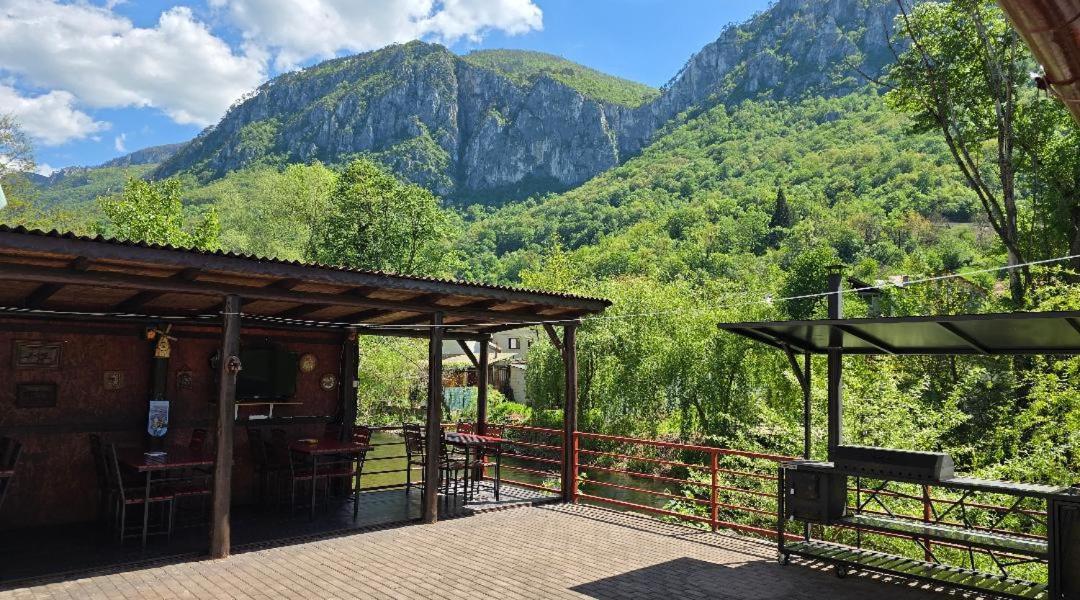 Casa Vivian Hotell Băile Herculane Exteriör bild