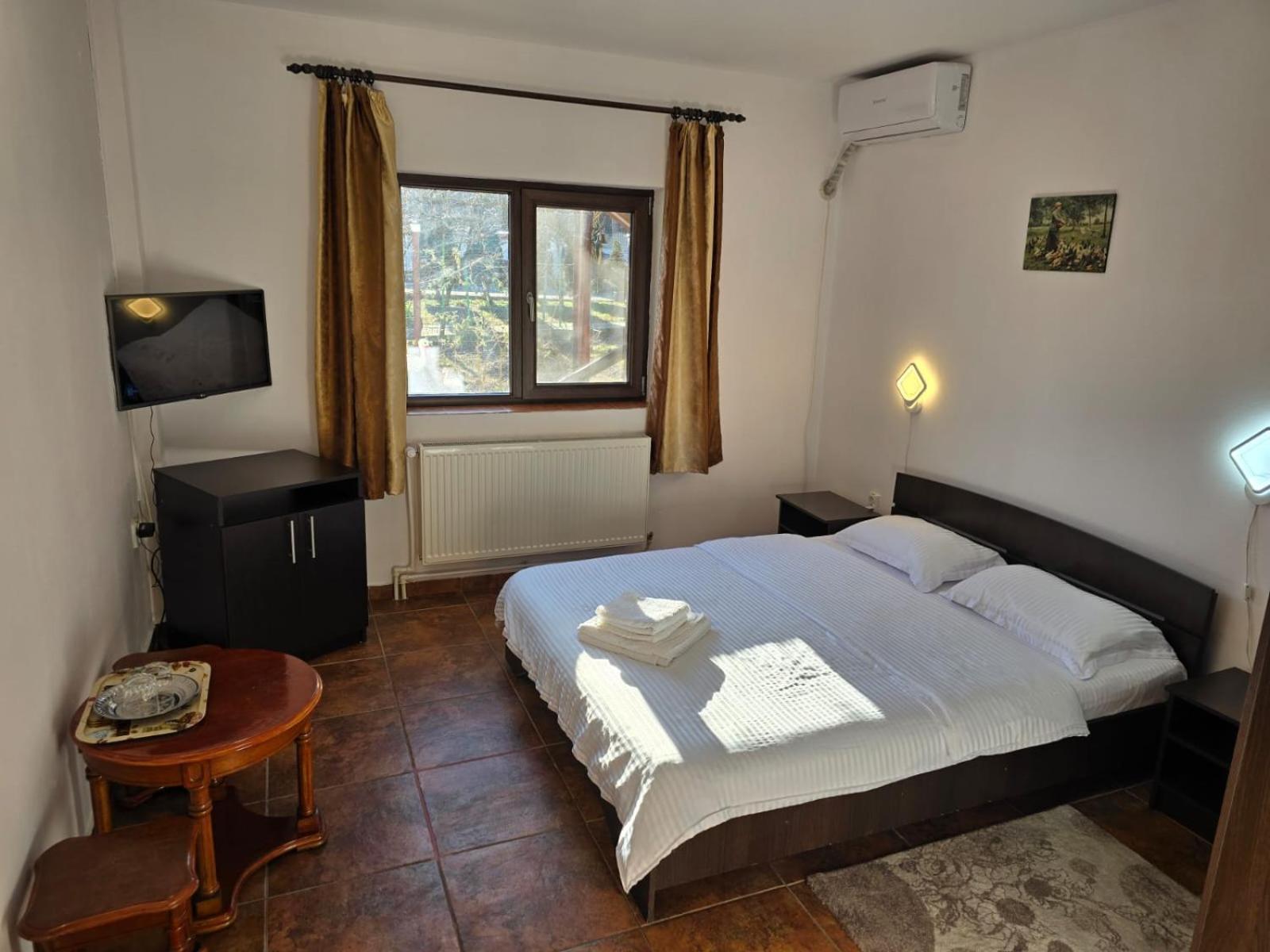 Casa Vivian Hotell Băile Herculane Exteriör bild