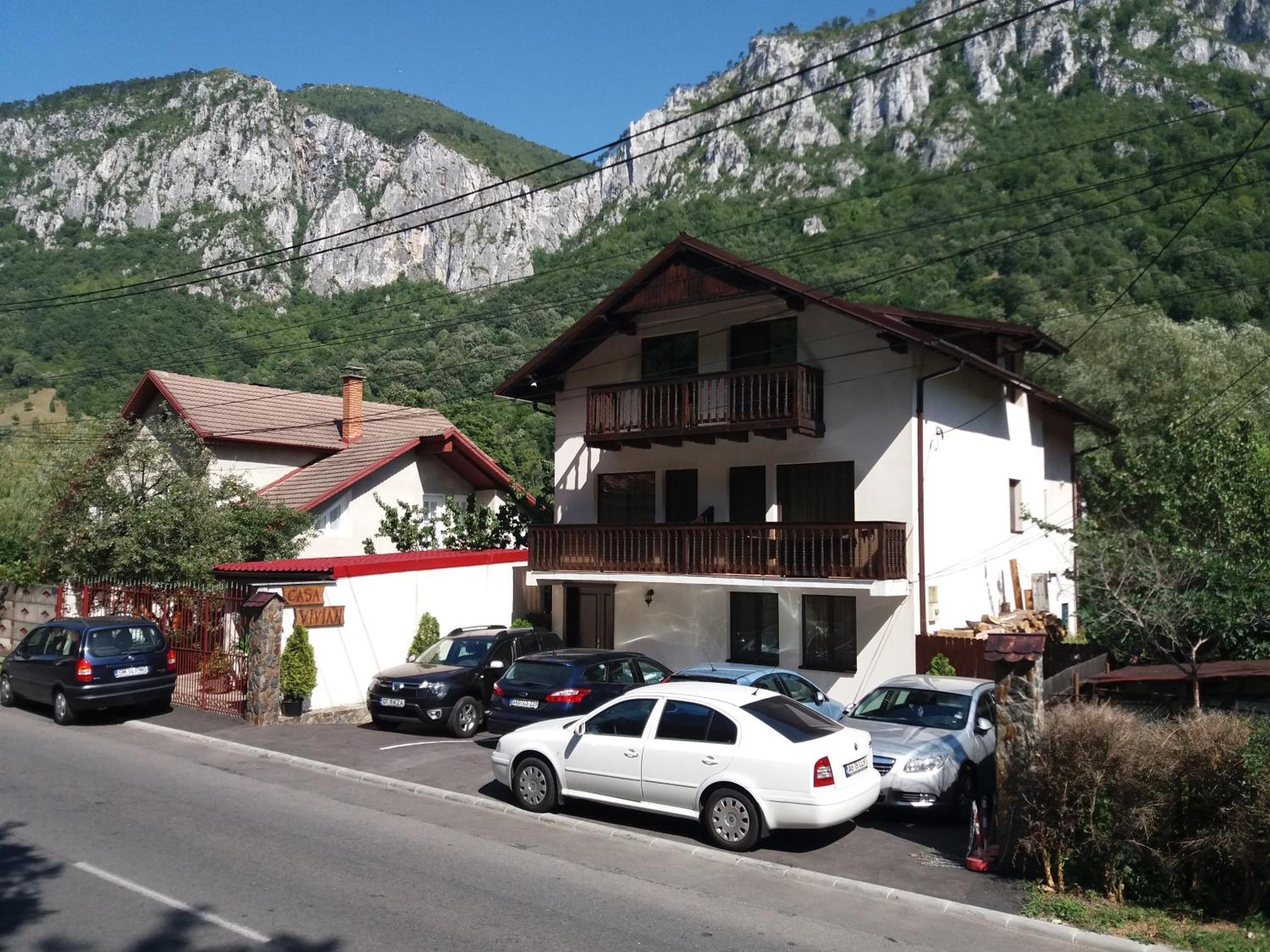 Casa Vivian Hotell Băile Herculane Exteriör bild